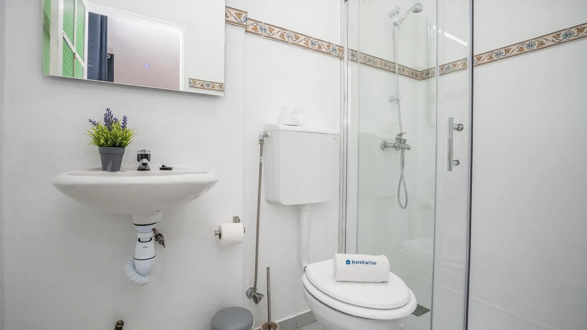 Villa Host Wise - Sunny Spacious House - Terrace & Free Parking Lagoa