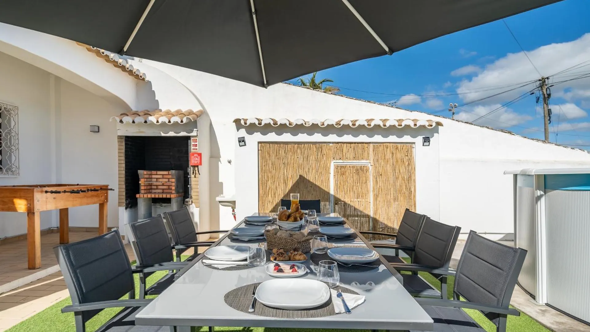 Host Wise - Sunny Spacious House - Terrace & Free Parking Lagoa  Portugal