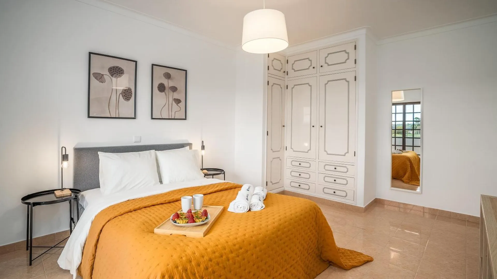 Host Wise - Sunny Spacious House - Terrace & Free Parking Lagoa