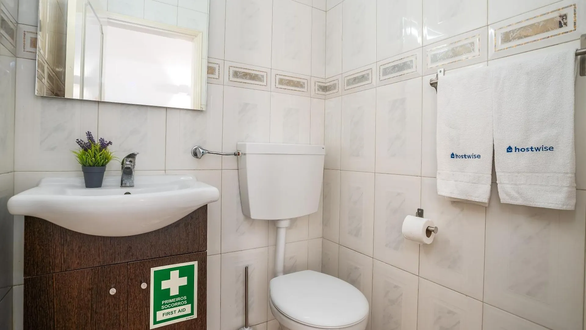 Host Wise - Sunny Spacious House - Terrace & Free Parking Lagoa  Lagoa (Algarve)