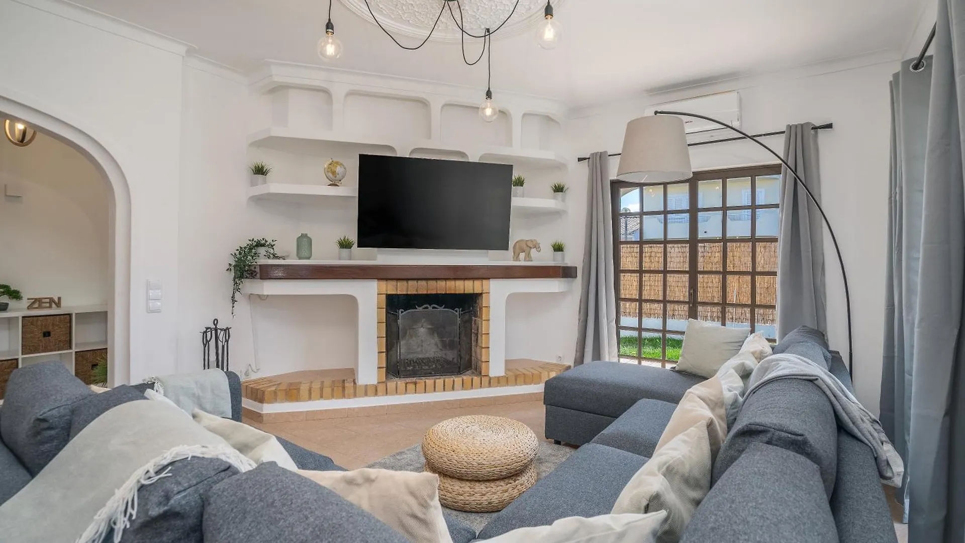 Host Wise - Sunny Spacious House - Terrace & Free Parking Lagoa  Lagoa (Algarve)